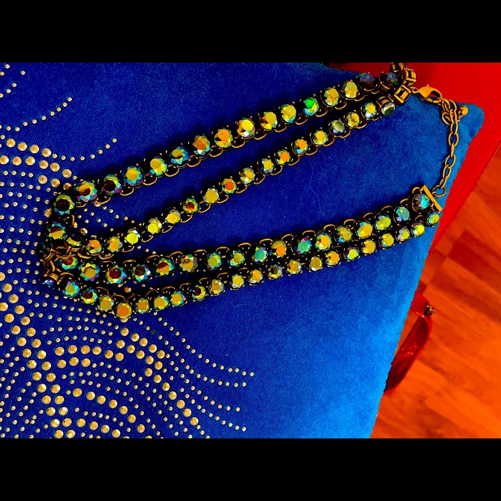 Pretty shiny stones necklace